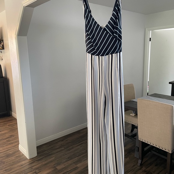 Adelyn Rae Jumpsuit - Picture 5 of 5